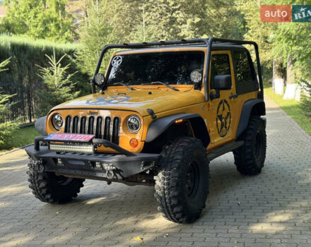 Желтый Джип Вранглер, объемом двигателя 3.6 л и пробегом 170 тыс. км за 23000 $, фото 2 на Automoto.ua