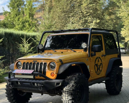 Желтый Джип Вранглер, объемом двигателя 3.6 л и пробегом 170 тыс. км за 23000 $, фото 17 на Automoto.ua