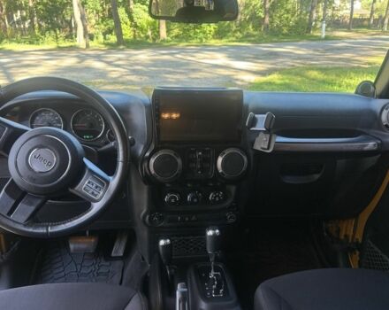 Жовтий Джип Wrangler, об'ємом двигуна 3.6 л та пробігом 157 тис. км за 23000 $, фото 5 на Automoto.ua