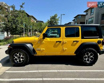 Жовтий Джип Wrangler, об'ємом двигуна 3.6 л та пробігом 62 тис. км за 20500 $, фото 3 на Automoto.ua