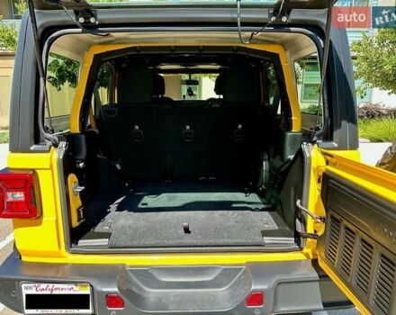 Жовтий Джип Wrangler, об'ємом двигуна 3.6 л та пробігом 62 тис. км за 20500 $, фото 8 на Automoto.ua