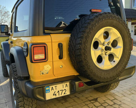 Жовтий Джип Wrangler, об'ємом двигуна 3.6 л та пробігом 132 тис. км за 29800 $, фото 10 на Automoto.ua