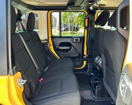 Жовтий Джип Wrangler, об'ємом двигуна 3.6 л та пробігом 62 тис. км за 20500 $, фото 15 на Automoto.ua
