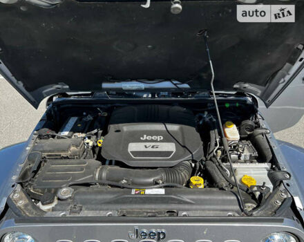 Сірий Джип Wrangler, об'ємом двигуна 3.6 л та пробігом 65 тис. км за 37000 $, фото 14 на Automoto.ua
