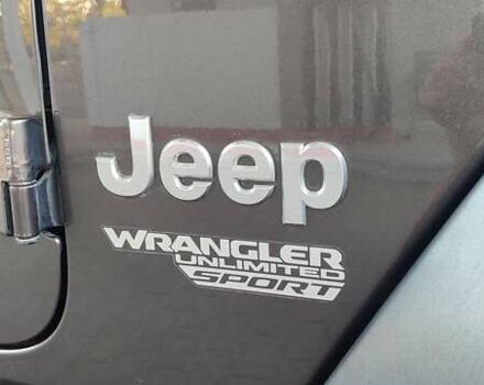 Сірий Джип Wrangler, об'ємом двигуна 3.61 л та пробігом 83 тис. км за 28000 $, фото 8 на Automoto.ua