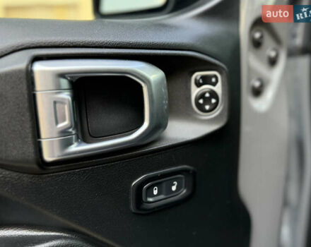 Сірий Джип Wrangler, об'ємом двигуна 3.6 л та пробігом 90 тис. км за 31900 $, фото 19 на Automoto.ua