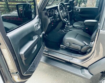 Джип Вранглер 2021 в Киеве на Automoto.ua Серый Джип Вранглер, объемом двигателя 3.6 л и пробегом 142 тыс. км за 31000 $, фото 11 на Automoto.ua