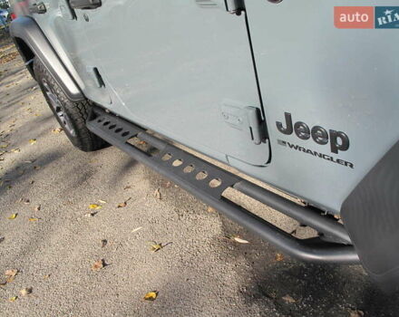 Сірий Джип Wrangler, об'ємом двигуна 2 л та пробігом 21 тис. км за 43900 $, фото 27 на Automoto.ua