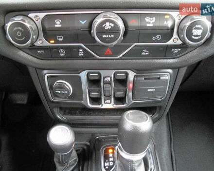 Сірий Джип Wrangler, об'ємом двигуна 2 л та пробігом 21 тис. км за 43900 $, фото 106 на Automoto.ua