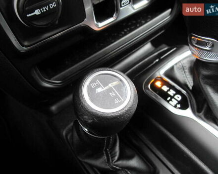 Сірий Джип Wrangler, об'ємом двигуна 2 л та пробігом 21 тис. км за 43900 $, фото 111 на Automoto.ua