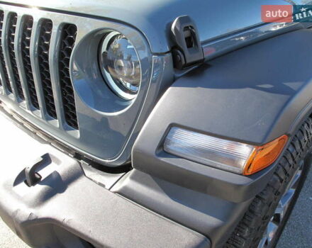 Сірий Джип Wrangler, об'ємом двигуна 2 л та пробігом 21 тис. км за 43900 $, фото 22 на Automoto.ua