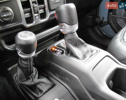 Сірий Джип Wrangler, об'ємом двигуна 2 л та пробігом 21 тис. км за 43900 $, фото 112 на Automoto.ua