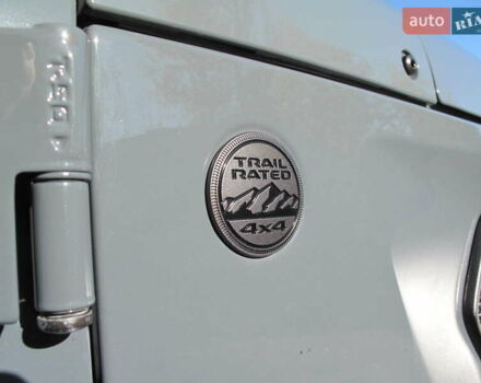 Сірий Джип Wrangler, об'ємом двигуна 2 л та пробігом 21 тис. км за 43900 $, фото 13 на Automoto.ua