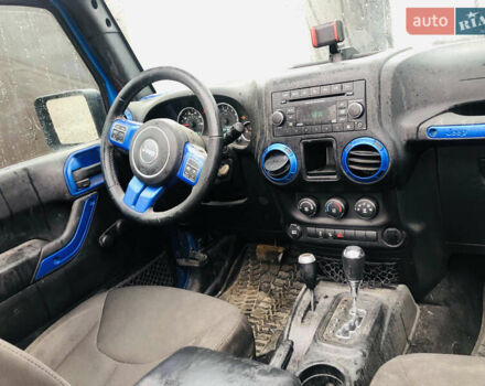 Джип Вранглер 2015 в Херсоне на Automoto.ua Синий Джип Вранглер, объемом двигателя 3.6 л и пробегом 160 тыс. км за 20000 $, фото 9 на Automoto.ua