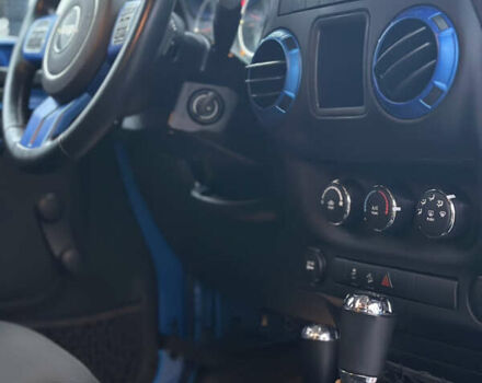 Синий Джип Вранглер, объемом двигателя 3.6 л и пробегом 150 тыс. км за 21600 $, фото 18 на Automoto.ua