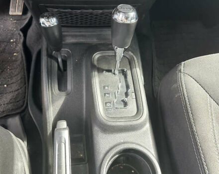 Джип Вранглер 2018 в Одессе на Automoto.ua Синий Джип Вранглер, объемом двигателя 3.61 л и пробегом 80 тыс. км за 45000 $, фото 22 на Automoto.ua