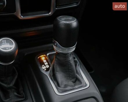 Синий Джип Вранглер, объемом двигателя 2 л и пробегом 30 тыс. км за 32000 $, фото 21 на Automoto.ua