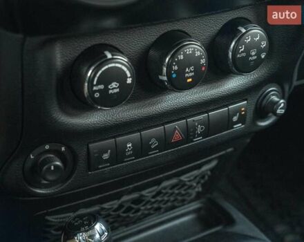 Зелений Джип Wrangler, об'ємом двигуна 2.78 л та пробігом 135 тис. км за 26900 $, фото 37 на Automoto.ua