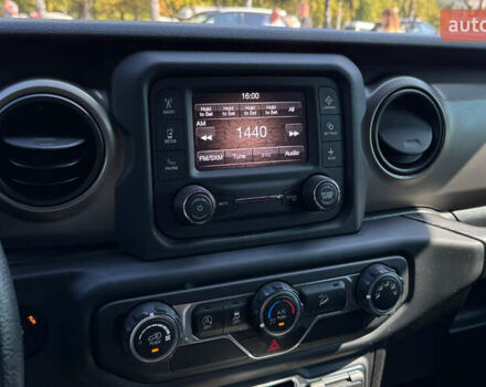Зелений Джип Wrangler, об'ємом двигуна 2 л та пробігом 104 тис. км за 28850 $, фото 11 на Automoto.ua