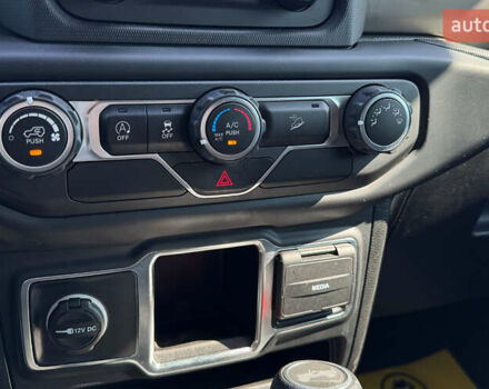 Зелений Джип Wrangler, об'ємом двигуна 2 л та пробігом 104 тис. км за 28850 $, фото 12 на Automoto.ua