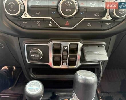 Зелений Джип Wrangler, об'ємом двигуна 3.6 л та пробігом 57 тис. км за 48900 $, фото 24 на Automoto.ua