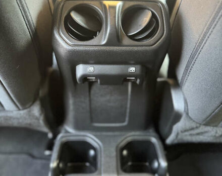 Зеленый Джип Вранглер, объемом двигателя 2 л и пробегом 50 тыс. км за 39999 $, фото 29 на Automoto.ua