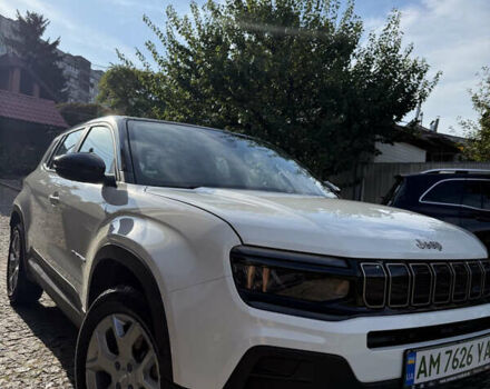 Белый Джип Avenger, объемом двигателя 0 л и пробегом 15 тыс. км за 22999 $, фото 1 на Automoto.ua