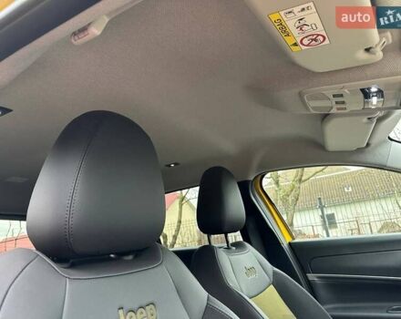 Жовтий Джип Avenger, об'ємом двигуна 0 л та пробігом 6 тис. км за 18999 $, фото 1 на Automoto.ua