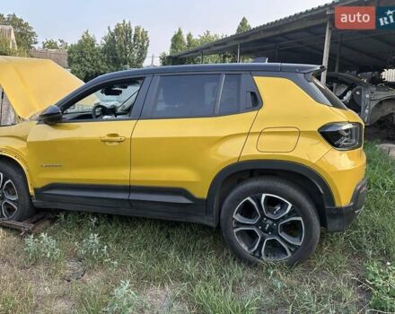 Желтый Джип Avenger, объемом двигателя 1.2 л и пробегом 4 тыс. км за 14500 $, фото 1 на Automoto.ua
