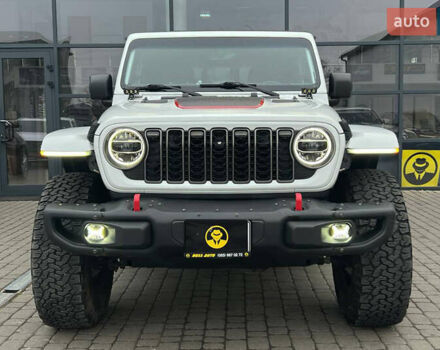 Белый Джип Gladiator, объемом двигателя 3.6 л и пробегом 63 тыс. км за 58000 $, фото 1 на Automoto.ua