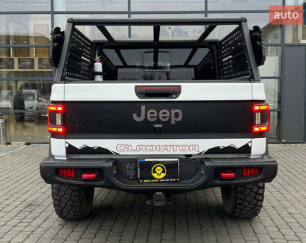 Белый Джип Gladiator, объемом двигателя 3.6 л и пробегом 63 тыс. км за 58000 $, фото 4 на Automoto.ua