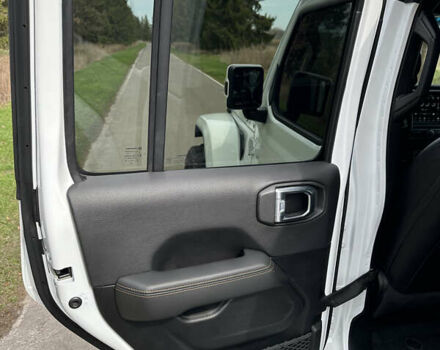 Белый Джип Gladiator, объемом двигателя 3.6 л и пробегом 59 тыс. км за 51300 $, фото 15 на Automoto.ua