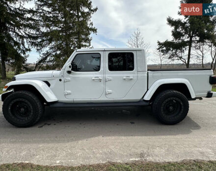 Белый Джип Gladiator, объемом двигателя 3.6 л и пробегом 59 тыс. км за 51300 $, фото 3 на Automoto.ua