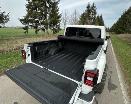 Белый Джип Gladiator, объемом двигателя 3.6 л и пробегом 59 тыс. км за 51300 $, фото 24 на Automoto.ua