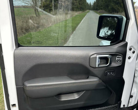 Белый Джип Gladiator, объемом двигателя 3.6 л и пробегом 59 тыс. км за 51300 $, фото 13 на Automoto.ua