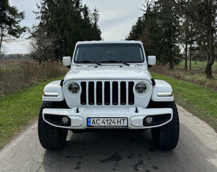 Белый Джип Gladiator, объемом двигателя 3.6 л и пробегом 59 тыс. км за 51300 $, фото 1 на Automoto.ua