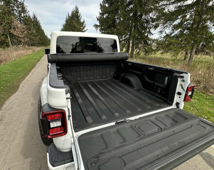 Белый Джип Gladiator, объемом двигателя 3.6 л и пробегом 59 тыс. км за 51300 $, фото 25 на Automoto.ua