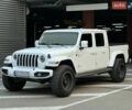 Білий Джип Gladiator, об'ємом двигуна 3.6 л та пробігом 63 тис. км за 34900 $, фото 1 на Automoto.ua
