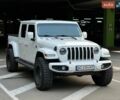 Білий Джип Gladiator, об'ємом двигуна 3.6 л та пробігом 63 тис. км за 34900 $, фото 3 на Automoto.ua