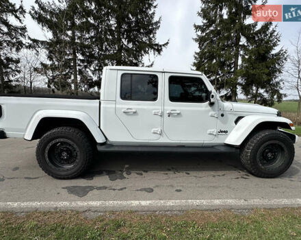 Білий Джип Gladiator, об'ємом двигуна 3.6 л та пробігом 59 тис. км за 52500 $, фото 7 на Automoto.ua