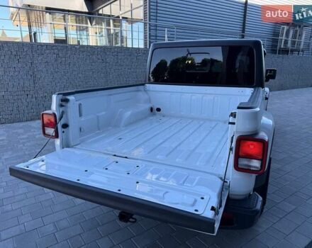 Белый Джип Gladiator, объемом двигателя 3.6 л и пробегом 6 тыс. км за 36500 $, фото 7 на Automoto.ua