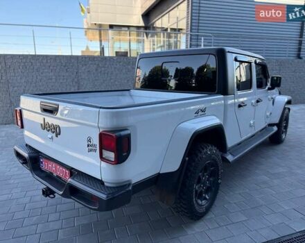 Белый Джип Gladiator, объемом двигателя 3.6 л и пробегом 6 тыс. км за 38500 $, фото 3 на Automoto.ua