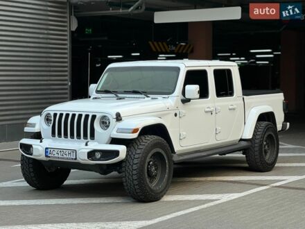 Білий Джип Gladiator, об'ємом двигуна 3.6 л та пробігом 63 тис. км за 34900 $, фото 1 на Automoto.ua