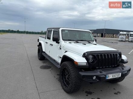 Білий Джип Gladiator, об'ємом двигуна 3.6 л та пробігом 23 тис. км за 48000 $, фото 1 на Automoto.ua