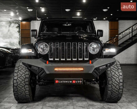 Черный Джип Gladiator, объемом двигателя 3.6 л и пробегом 33 тыс. км за 37900 $, фото 1 на Automoto.ua