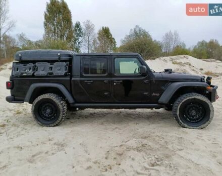 Чорний Джип Gladiator, об'ємом двигуна 3.6 л та пробігом 50 тис. км за 64444 $, фото 7 на Automoto.ua