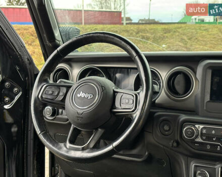 Черный Джип Gladiator, объемом двигателя 3.6 л и пробегом 124 тыс. км за 36000 $, фото 19 на Automoto.ua