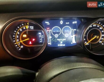 Черный Джип Gladiator, объемом двигателя 3.6 л и пробегом 50 тыс. км за 20000 $, фото 2 на Automoto.ua