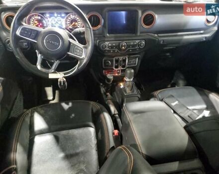 Черный Джип Gladiator, объемом двигателя 3.6 л и пробегом 50 тыс. км за 20000 $, фото 5 на Automoto.ua