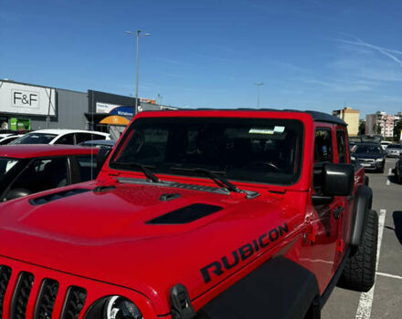 Красный Джип Gladiator, объемом двигателя 3.6 л и пробегом 67 тыс. км за 70000 $, фото 2 на Automoto.ua